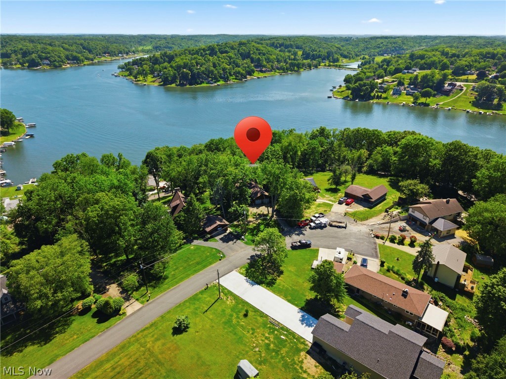 37 Apache Trail Malvern OH 44644