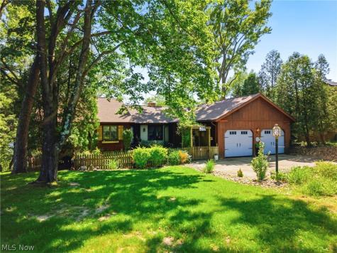 37 Apache Trail Malvern OH 44644