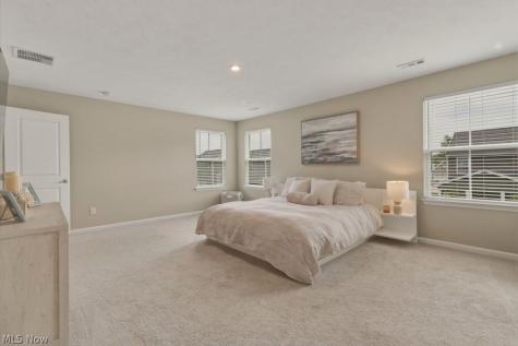 9887 Ethan Circle Olmsted Twp OH 44138