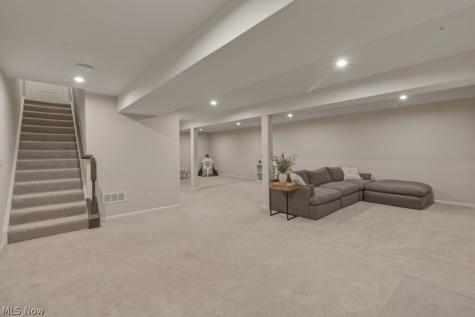 9887 Ethan Circle Olmsted Twp OH 44138