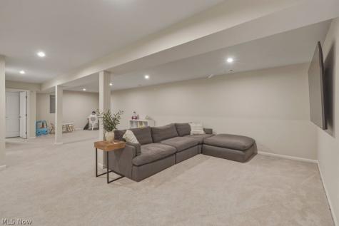 9887 Ethan Circle Olmsted Twp OH 44138