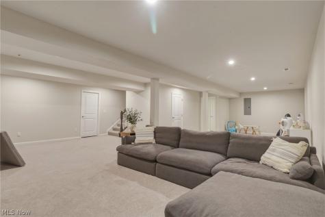 9887 Ethan Circle Olmsted Twp OH 44138