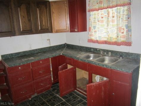 4207 E 146th Street Cleveland OH 44128