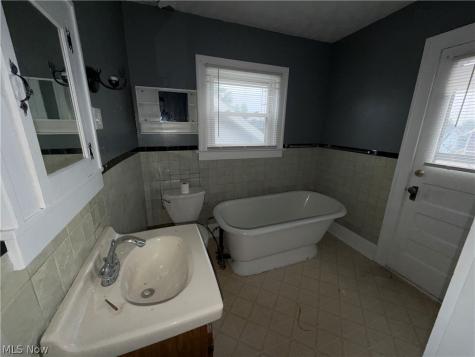 2406 Nicholas Place NW Canton OH 44708