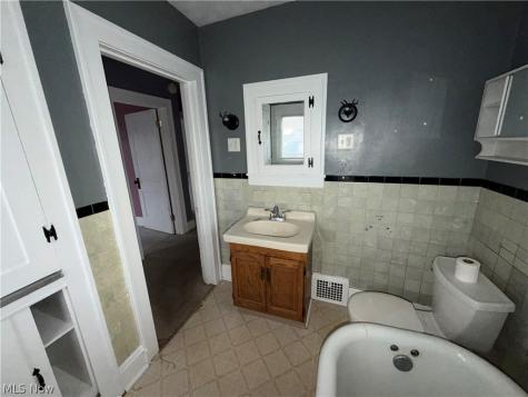 2406 Nicholas Place NW Canton OH 44708