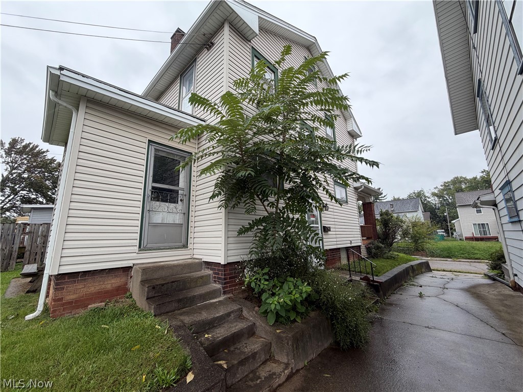 2406 Nicholas Place NW Canton OH 44708