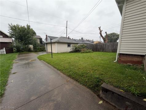 2406 Nicholas Place NW Canton OH 44708