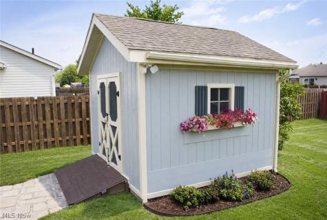 5887 Boxwood Drive Lorain OH 44053