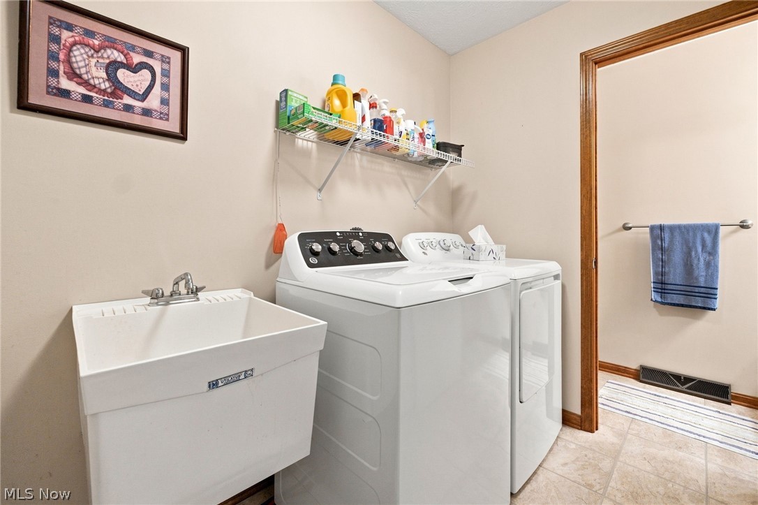 5303 Deercreek Court Sheffield OH 44054