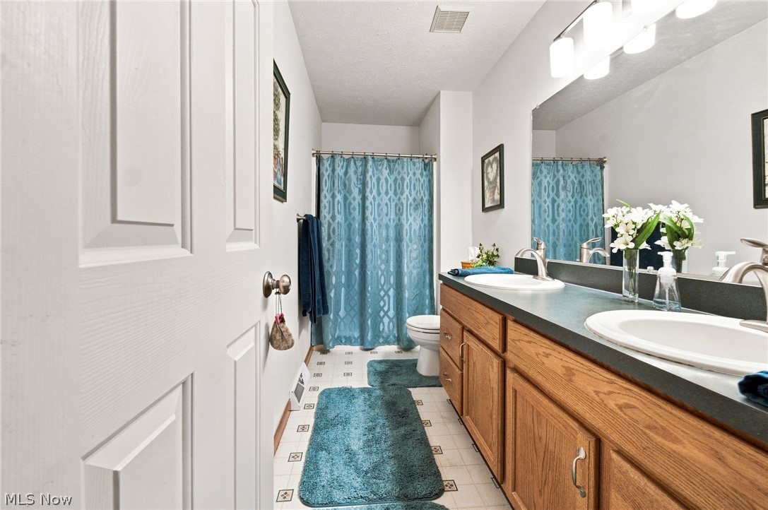 5303 Deercreek Court Sheffield OH 44054
