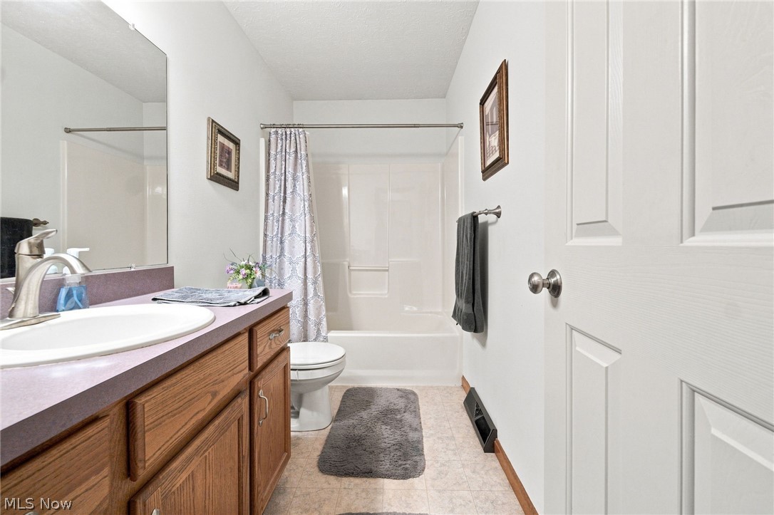 5303 Deercreek Court Sheffield OH 44054