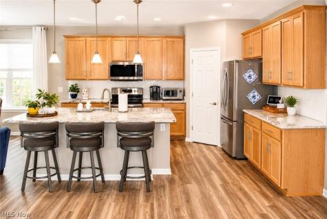 6616 Amber Way North Ridgeville OH 44039