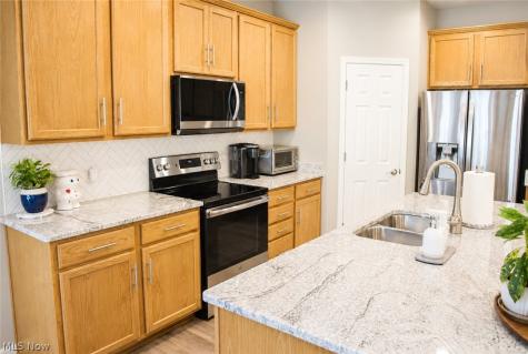 6616 Amber Way North Ridgeville OH 44039