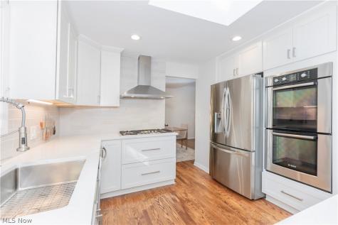 5504 Lansbury Lane Lyndhurst OH 44124