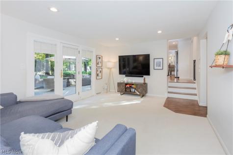 5504 Lansbury Lane Lyndhurst OH 44124
