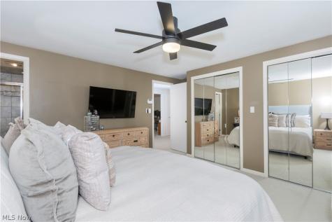 5504 Lansbury Lane Lyndhurst OH 44124