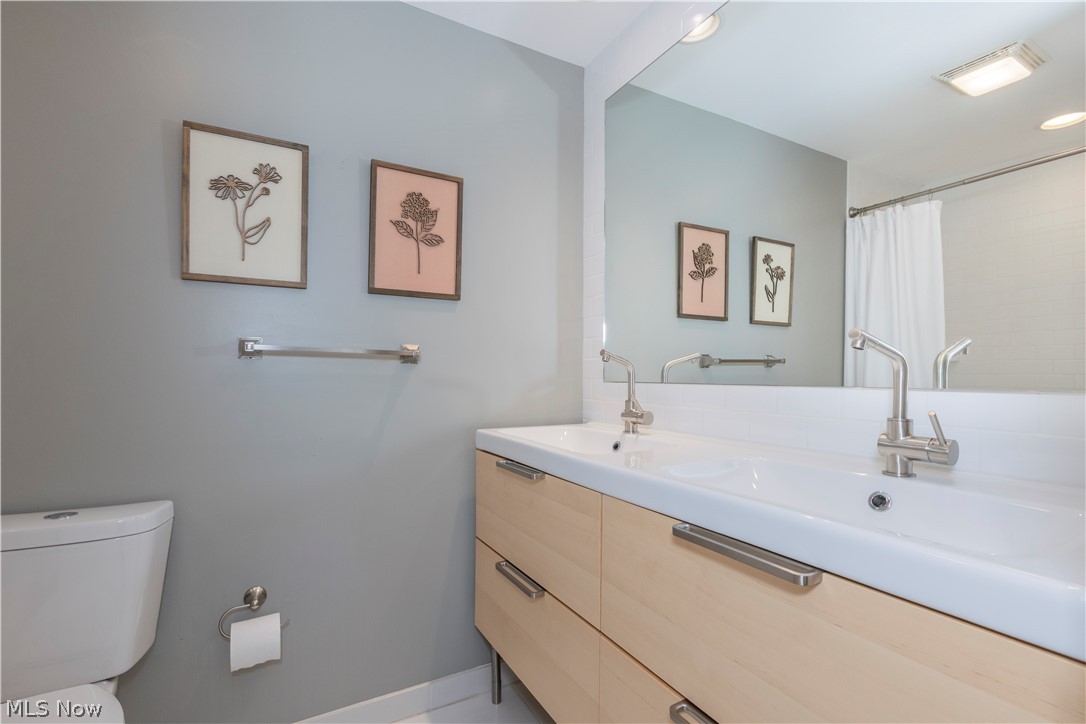 5504 Lansbury Lane Lyndhurst OH 44124