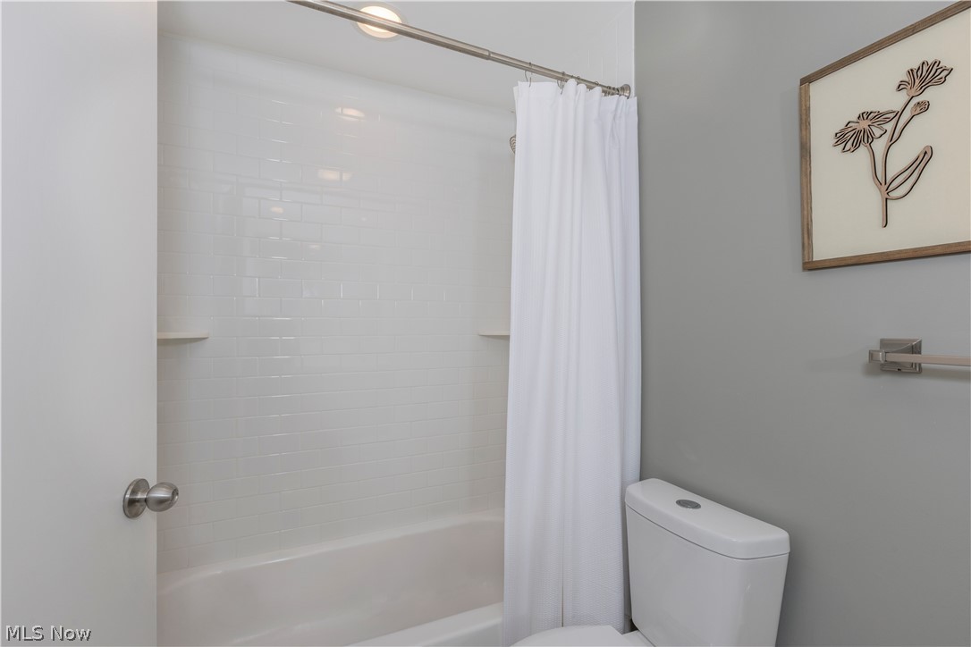 5504 Lansbury Lane Lyndhurst OH 44124