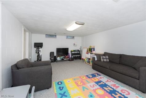 5504 Lansbury Lane Lyndhurst OH 44124