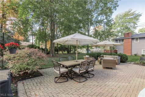 5504 Lansbury Lane Lyndhurst OH 44124