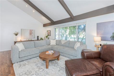 5504 Lansbury Lane Lyndhurst OH 44124