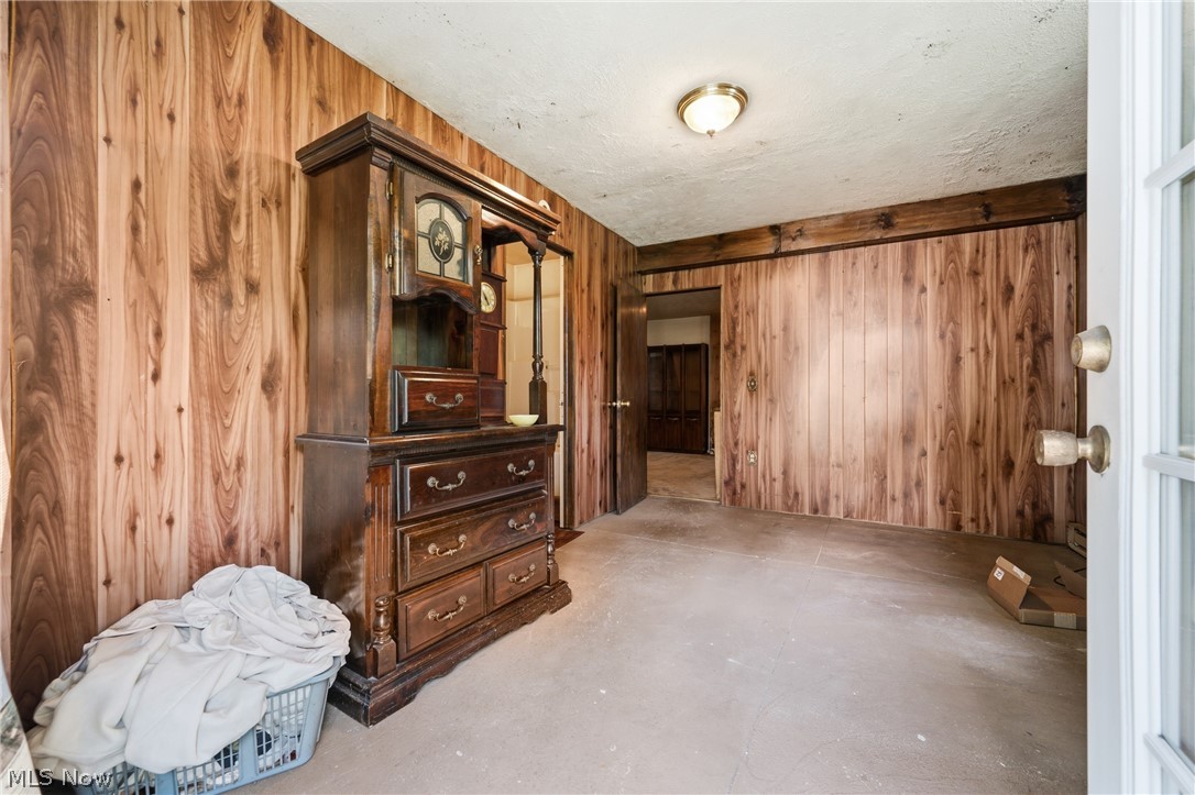 6251 Breezehill Road SW East Sparta OH 44626