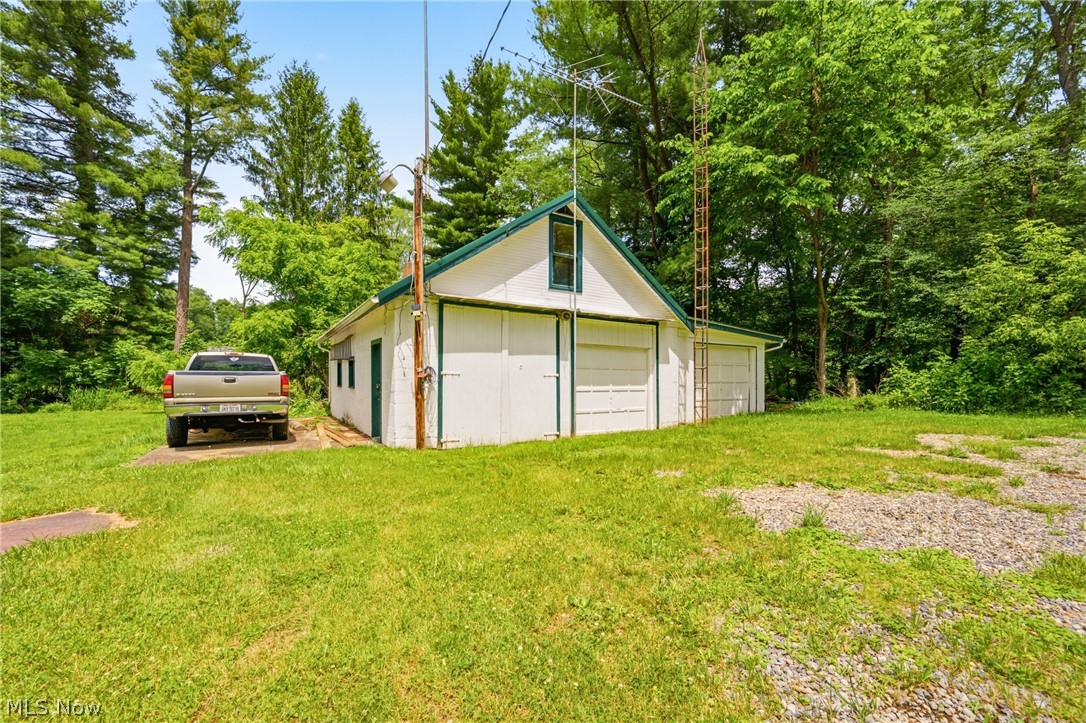 6251 Breezehill Road SW East Sparta OH 44626