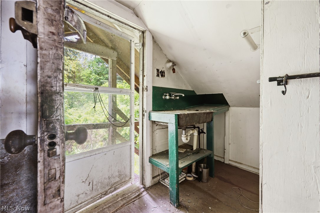 6251 Breezehill Road SW East Sparta OH 44626