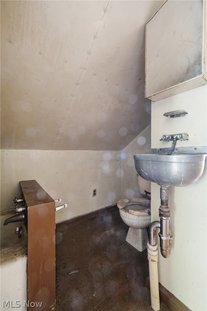 6251 Breezehill Road SW East Sparta OH 44626