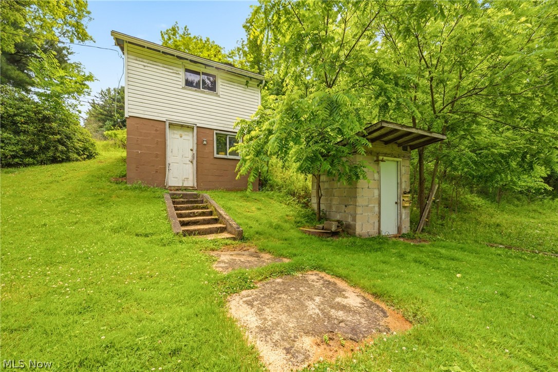 6251 Breezehill Road SW East Sparta OH 44626
