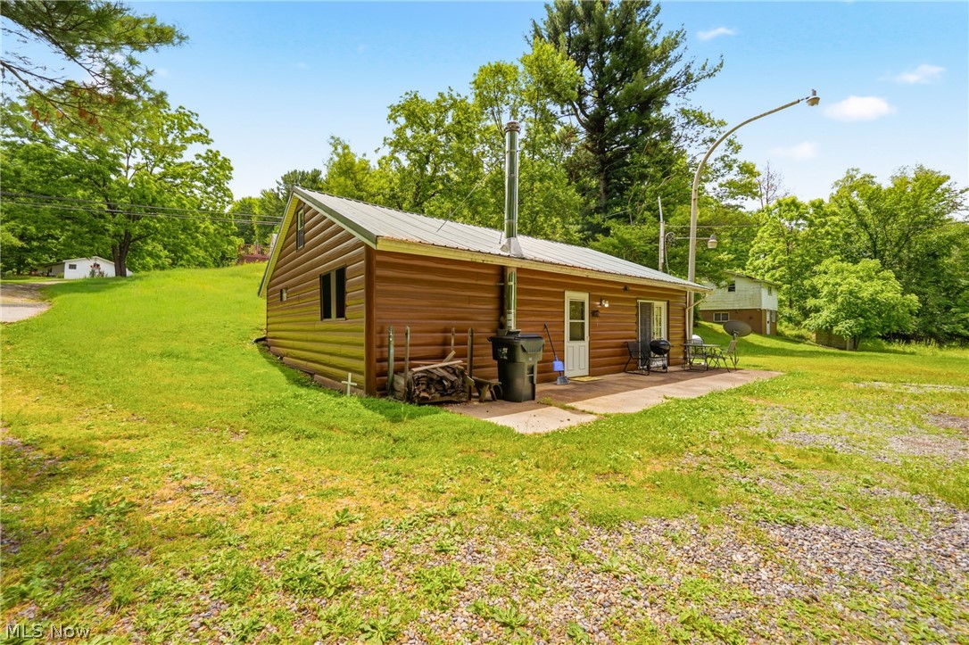 6251 Breezehill Road SW East Sparta OH 44626