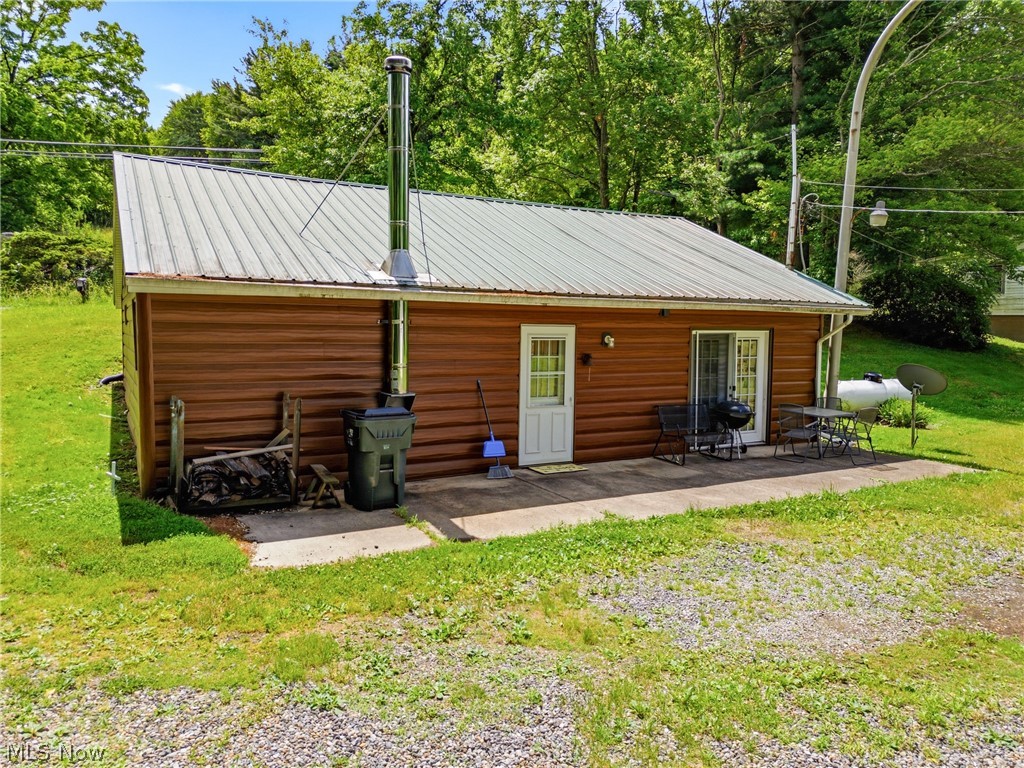 6251 Breezehill Road SW East Sparta OH 44626