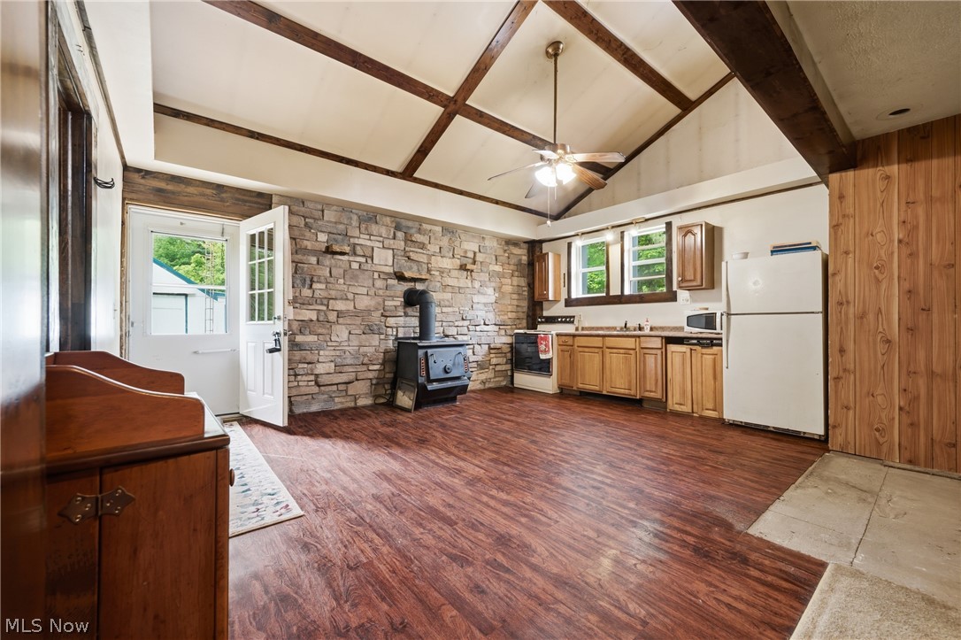 6251 Breezehill Road SW East Sparta OH 44626