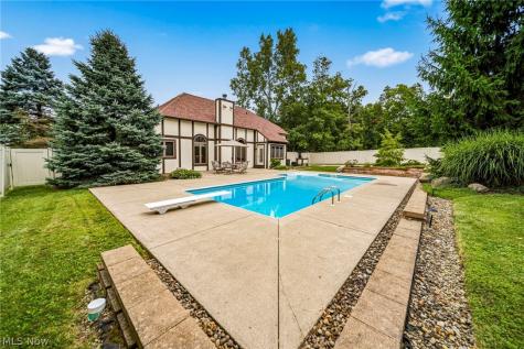 10160 Hobby Horse Lane Mentor OH 44060