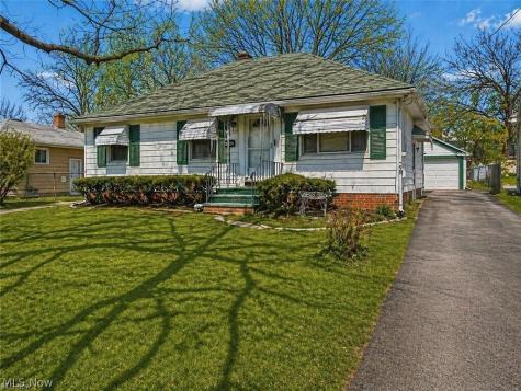 16241 Glenburn Avenue Maple Heights OH 44128