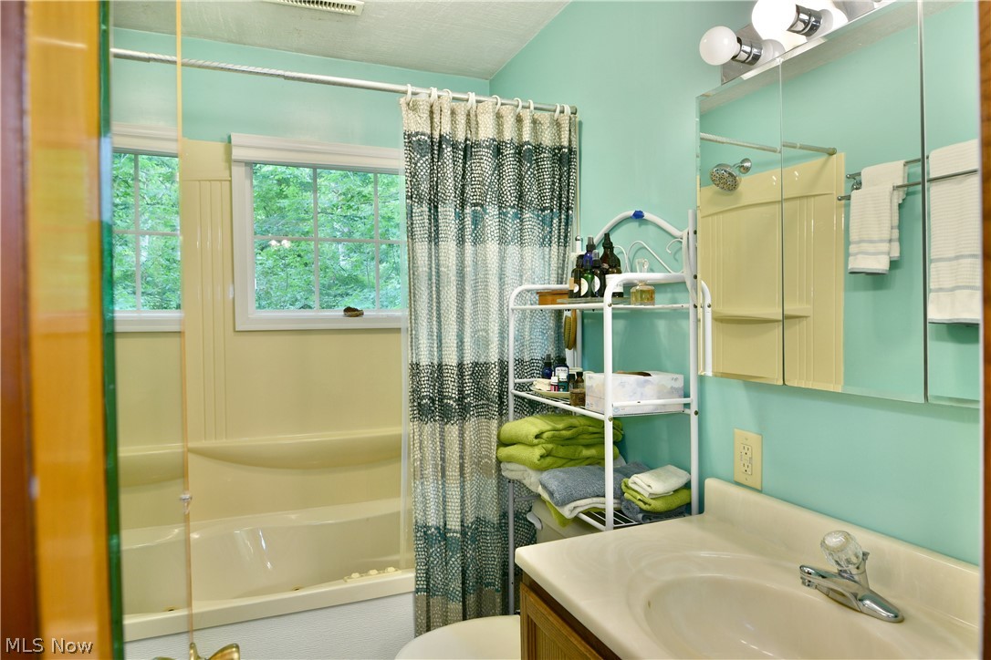 6011 State Route 46 D Drive Cortland OH 44410