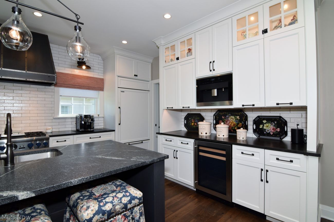 210 Falls Walk Way Chagrin Falls OH 44022
