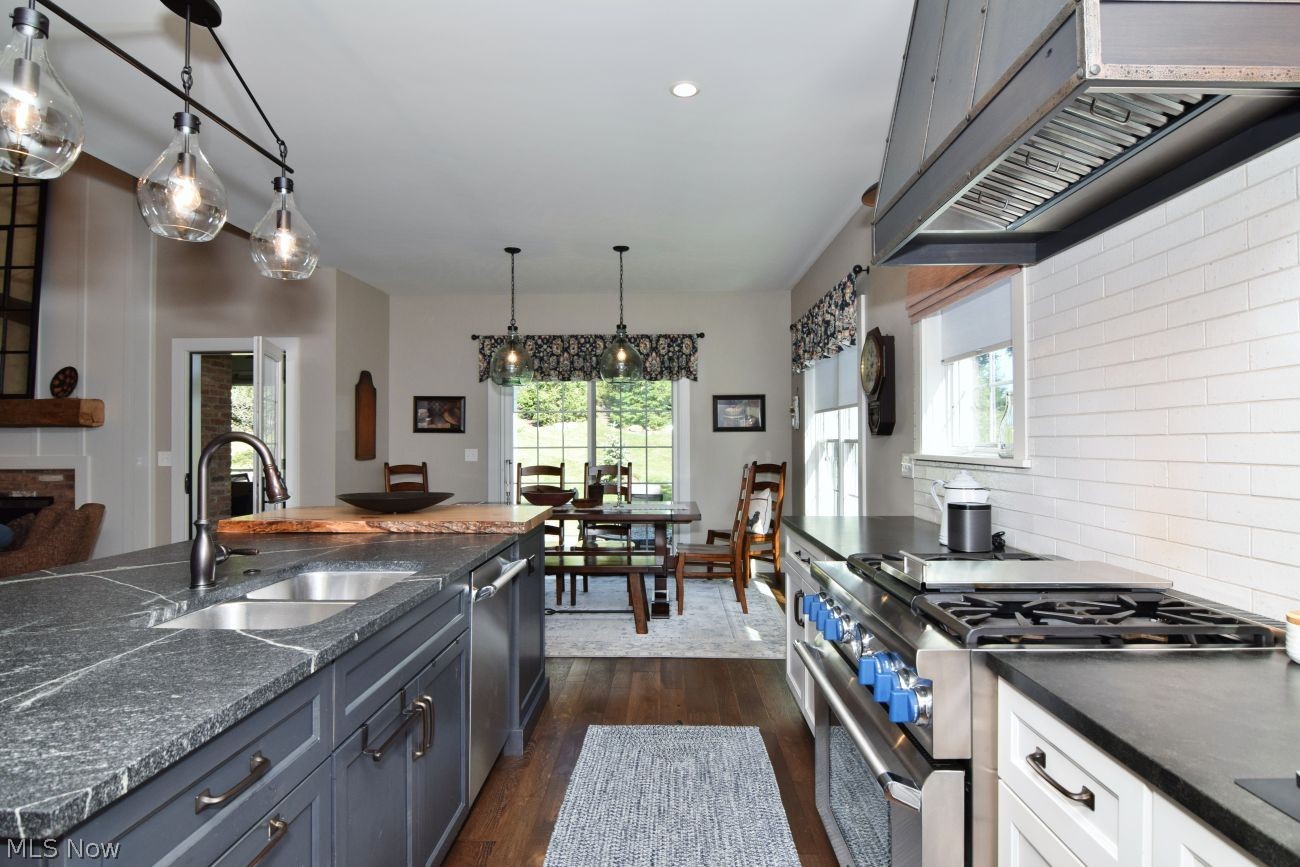 210 Falls Walk Way Chagrin Falls OH 44022