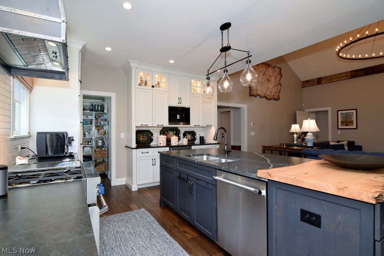 210 Falls Walk Way Chagrin Falls OH 44022