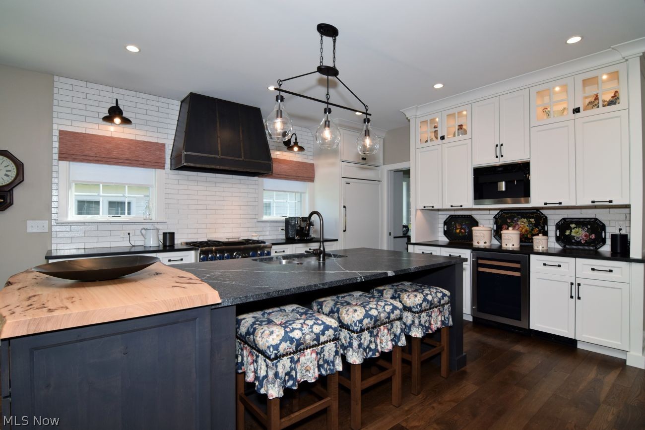210 Falls Walk Way Chagrin Falls OH 44022