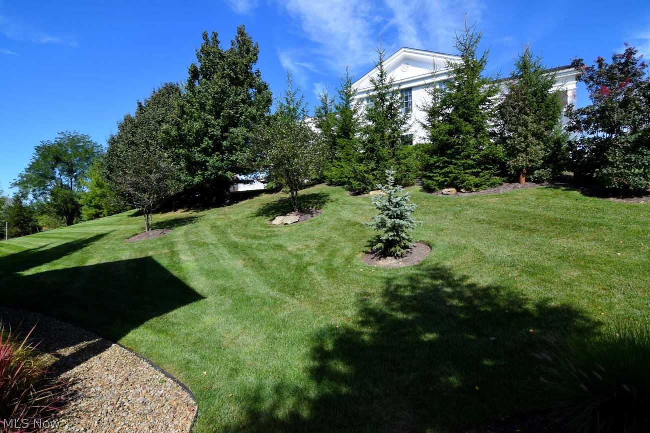 210 Falls Walk Way Chagrin Falls OH 44022