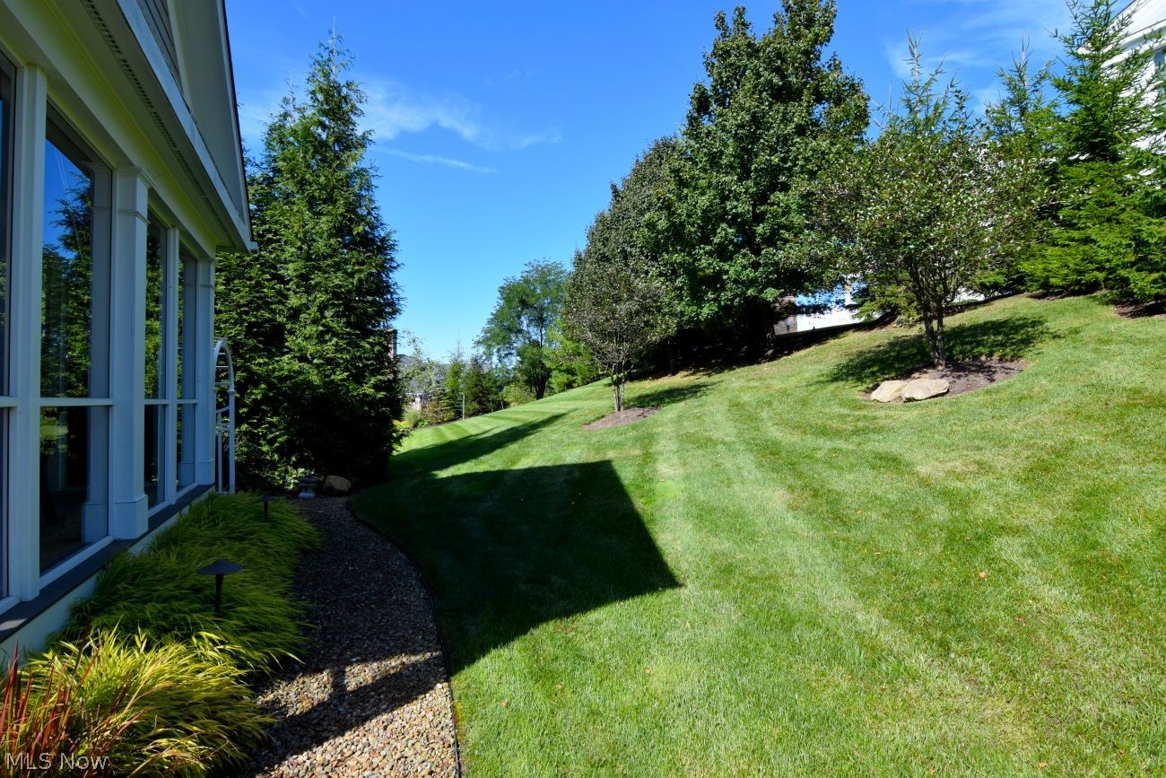 210 Falls Walk Way Chagrin Falls OH 44022