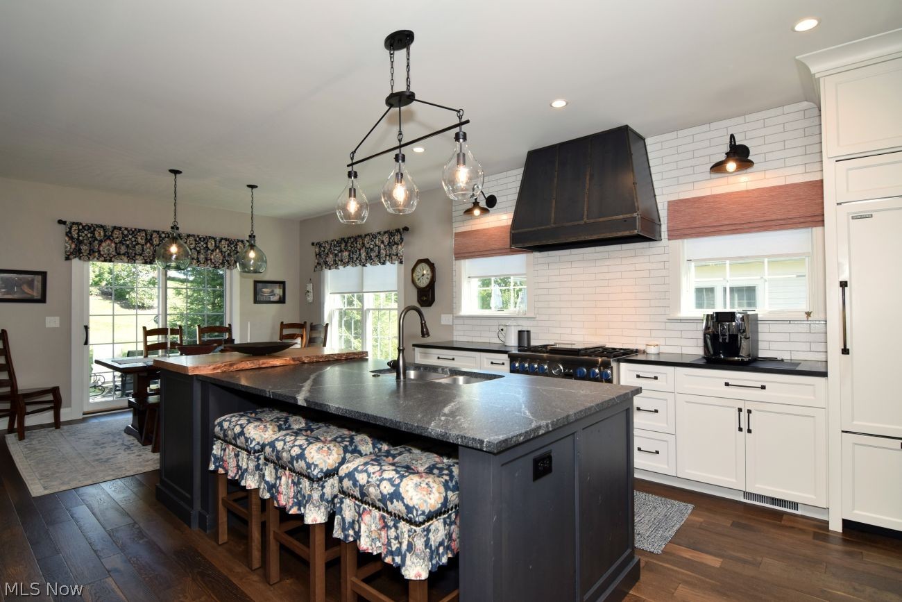 210 Falls Walk Way Chagrin Falls OH 44022