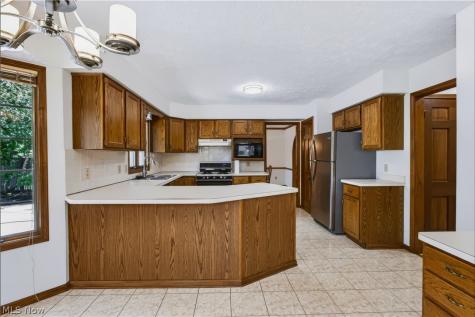 697 Cherry Valley Drive Amherst OH 44001