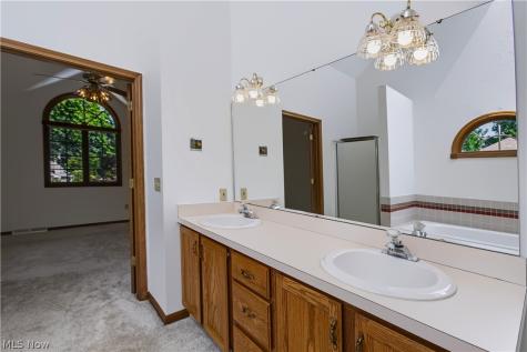 697 Cherry Valley Drive Amherst OH 44001