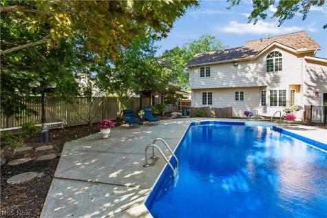 697 Cherry Valley Drive Amherst OH 44001