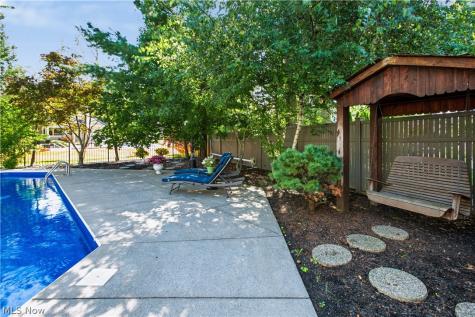 697 Cherry Valley Drive Amherst OH 44001