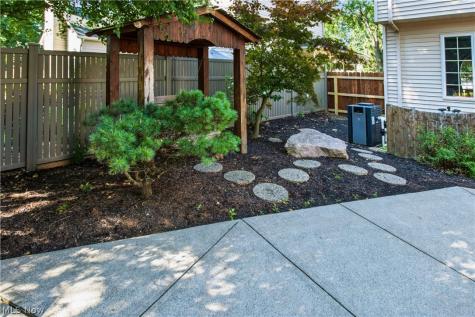 697 Cherry Valley Drive Amherst OH 44001