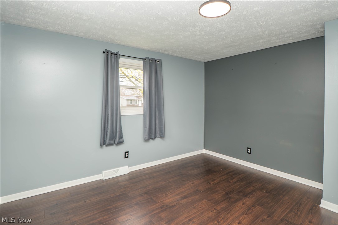 10288 Hunting Hills Avenue NE Hartville OH 44632