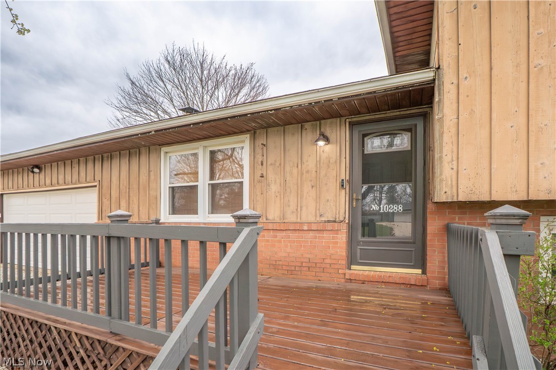 10288 Hunting Hills Avenue NE Hartville OH 44632